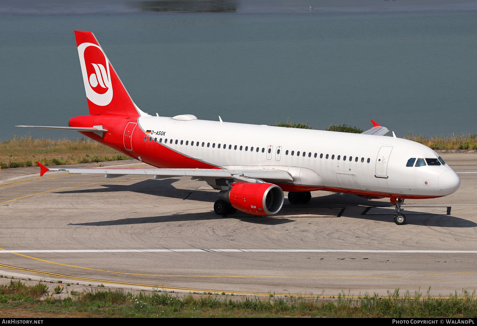 Aircraft Photo of D-ASGK | Airbus A320-214 | AirHistory.net #523541