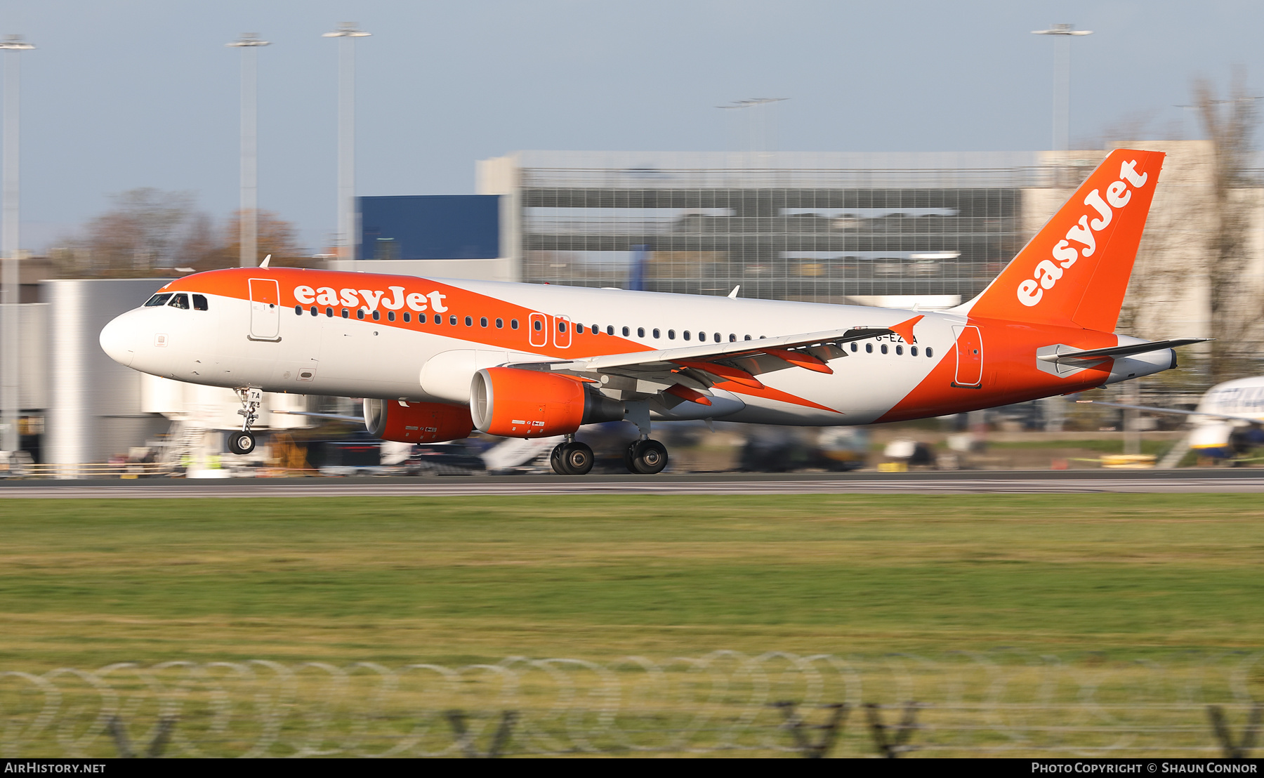 Aircraft Photo of G-EZTA | Airbus A320-214 | EasyJet | AirHistory.net #523589