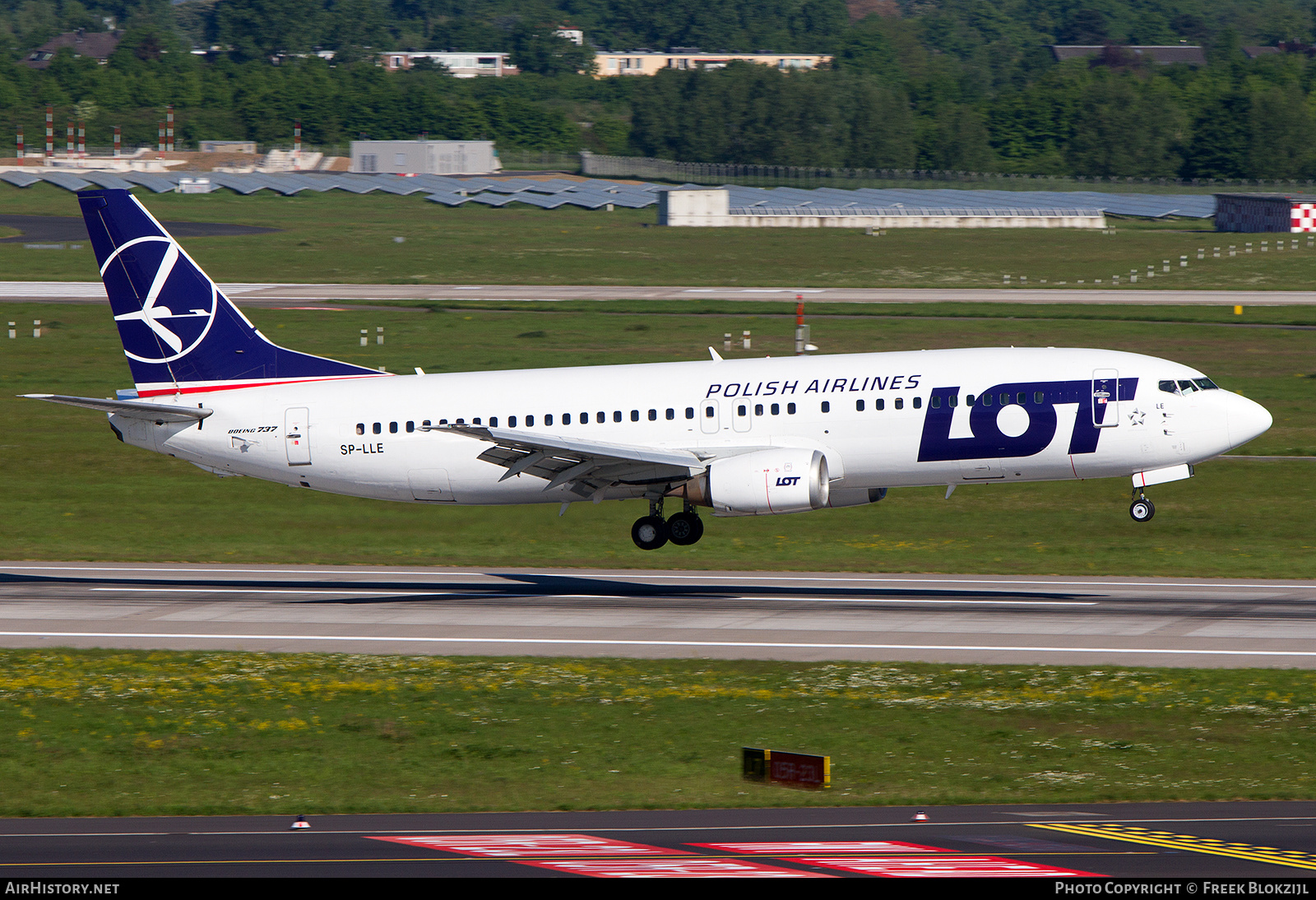 Aircraft Photo of SP-LLE | Boeing 737-45D | LOT Polish Airlines - Polskie Linie Lotnicze | AirHistory.net #523655