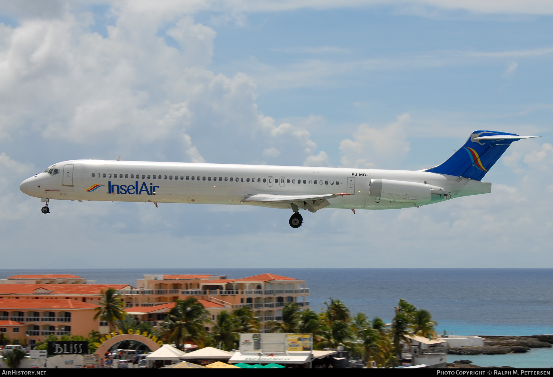 Aircraft Photo of PJ-MDC | McDonnell Douglas MD-82 (DC-9-82) | Insel Air | AirHistory.net #523707