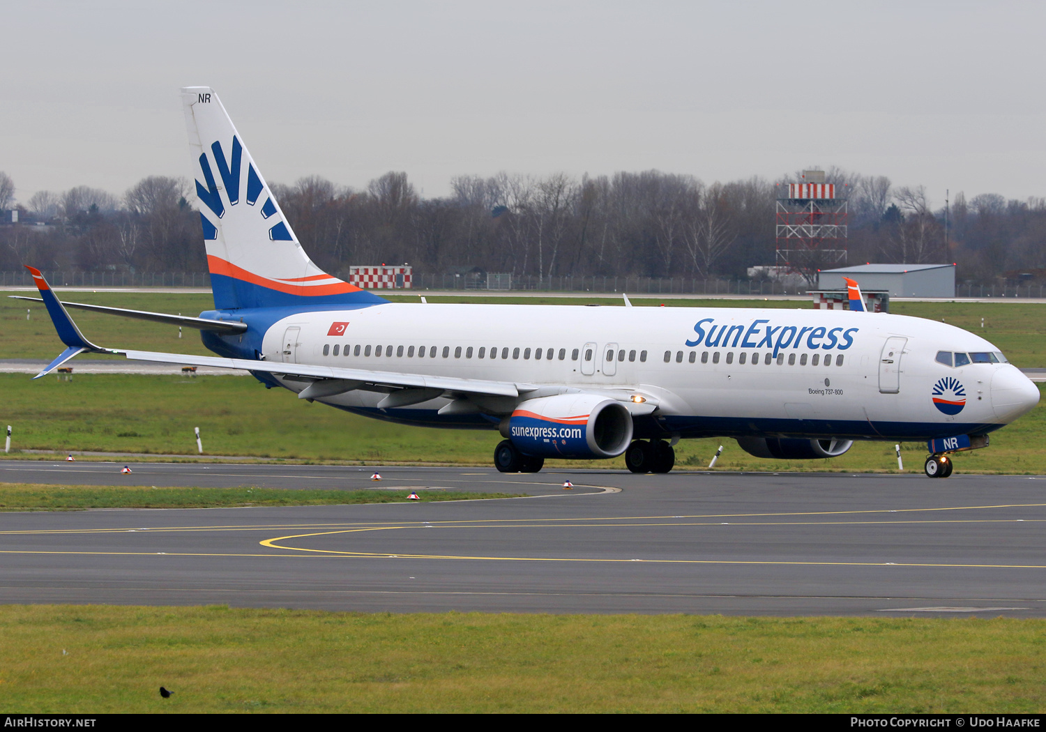 Aircraft Photo of TC-SNR | Boeing 737-8HC | SunExpress | AirHistory.net #523736