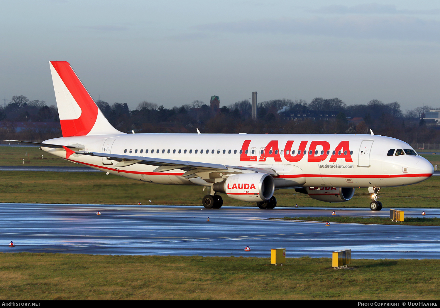Aircraft Photo of OE-LOI | Airbus A320-214 | Lauda | AirHistory.net #523745