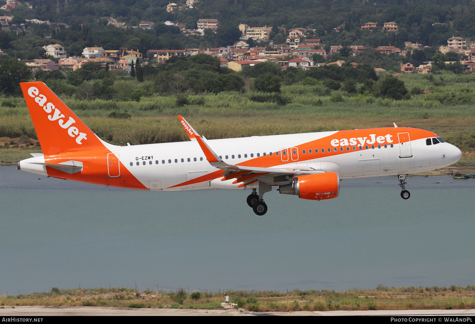 Aircraft Photo of G-EZWY | Airbus A320-214 | EasyJet | AirHistory.net #523770