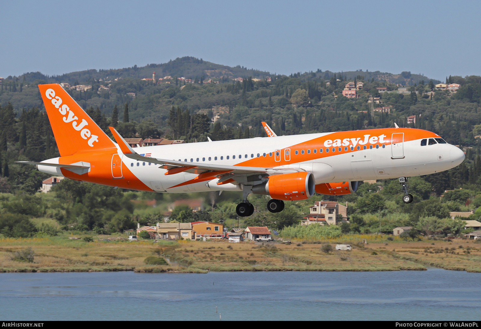 Aircraft Photo of OE-IVD | Airbus A320-214 | EasyJet | AirHistory.net #523786