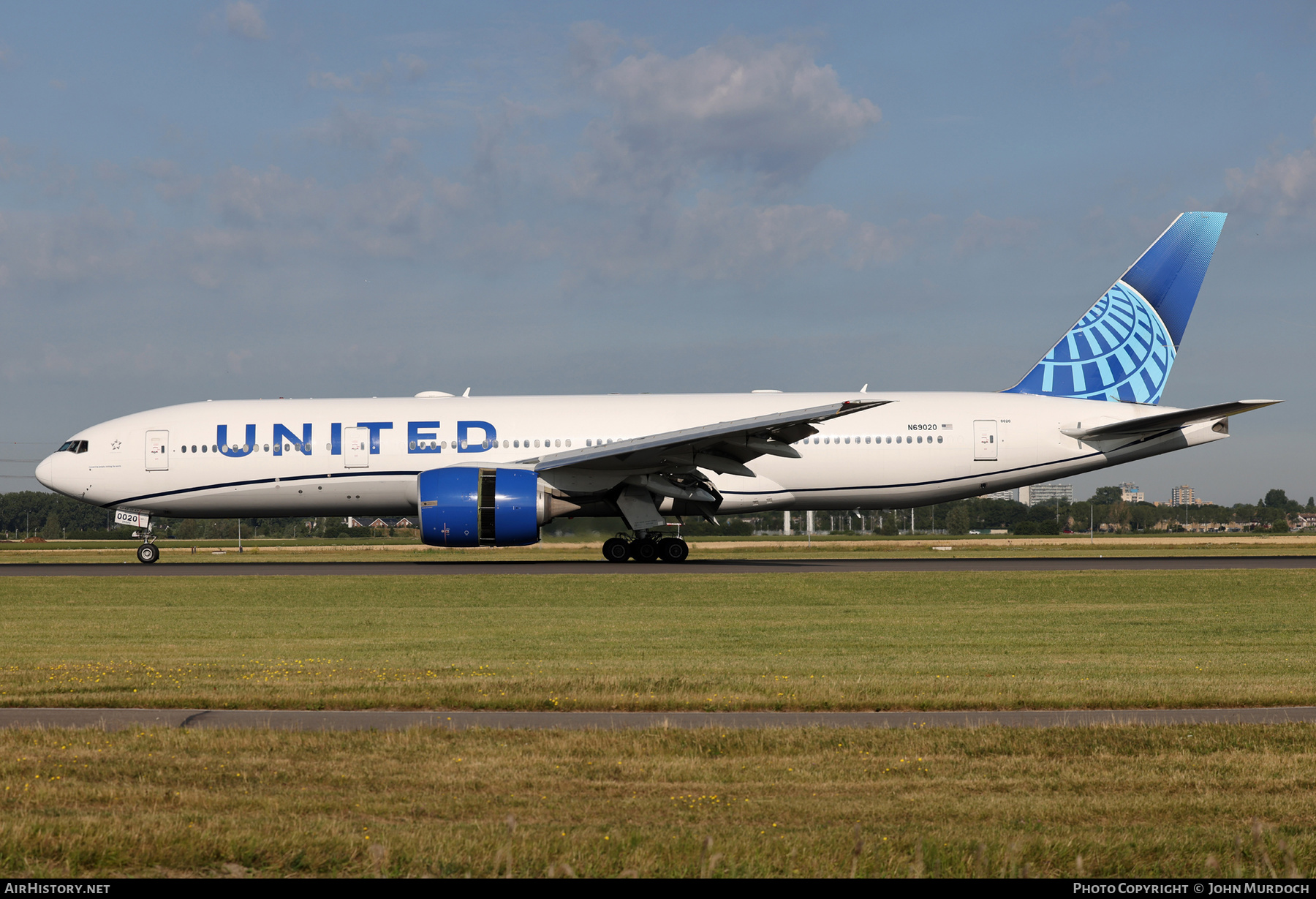 Aircraft Photo of N69020 | Boeing 777-224/ER | United Airlines | AirHistory.net #523887