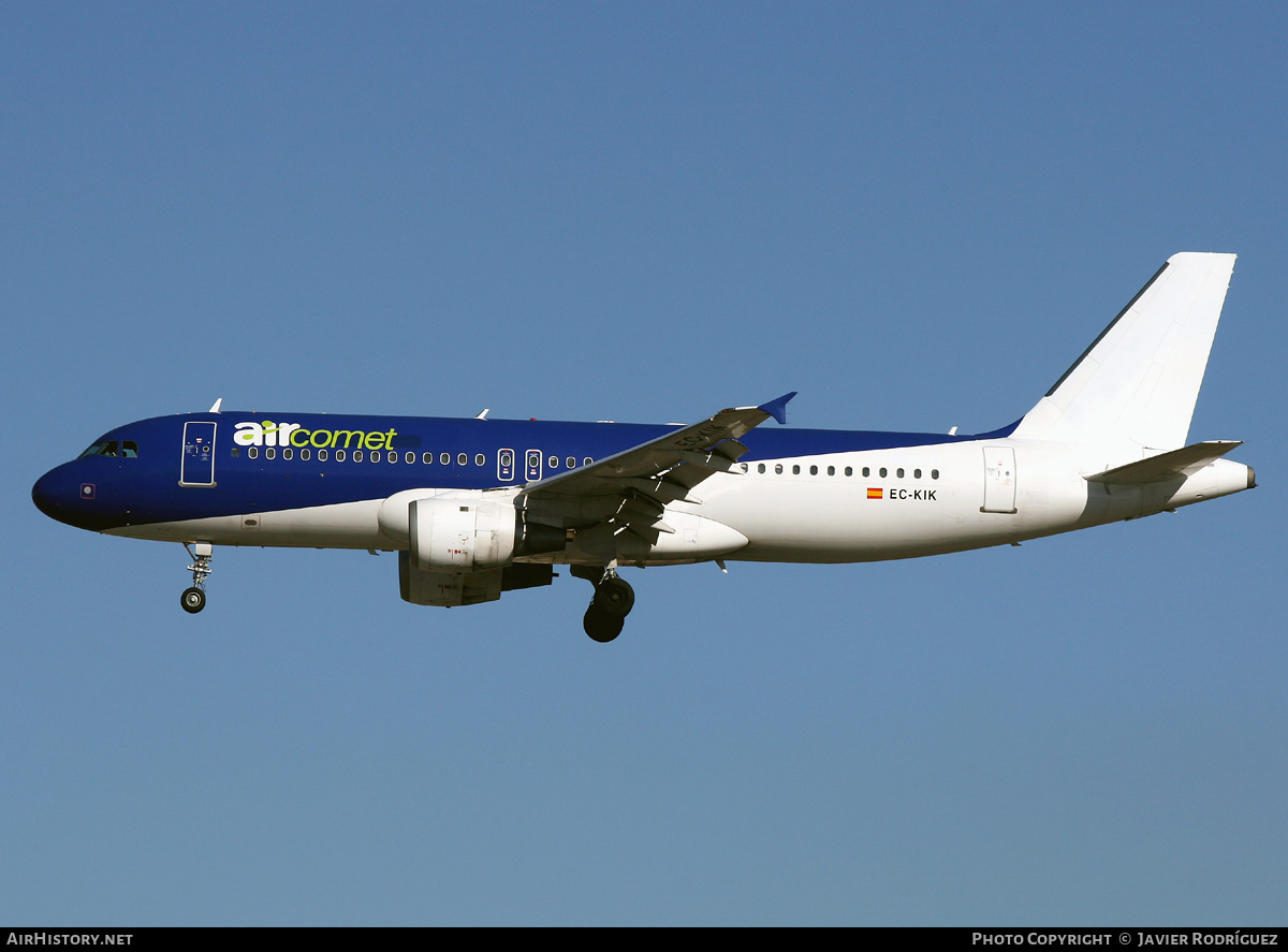 Aircraft Photo of EC-KIK | Airbus A320-211 | Air Comet | AirHistory.net #523930