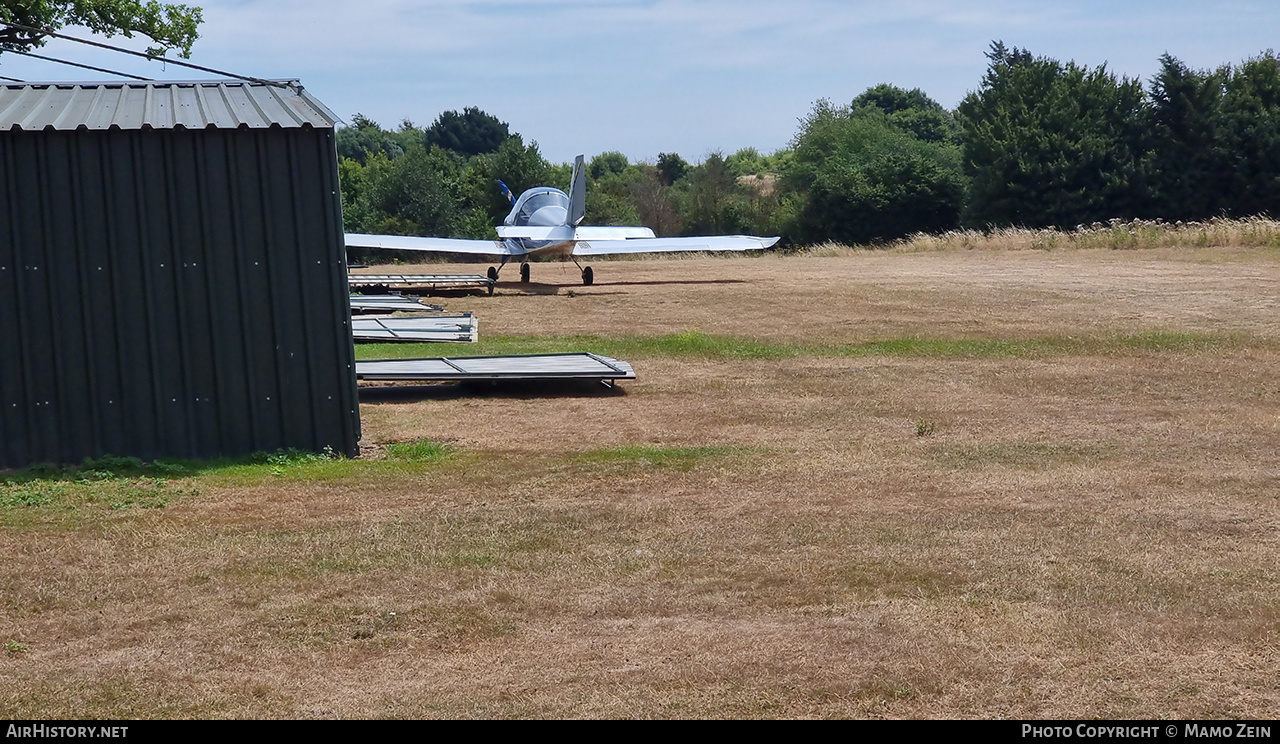 Airport photo of Plaistows Farm Airfield in England, United Kingdom | AirHistory.net #523937