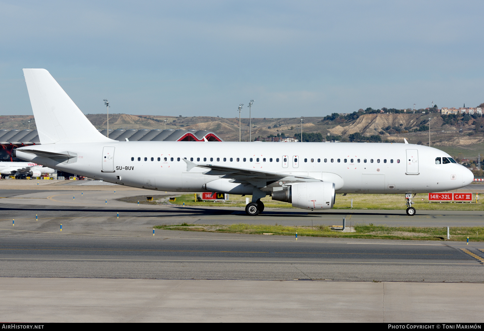 Aircraft Photo of SU-BUV | Airbus A320-214 | AirHistory.net #523949