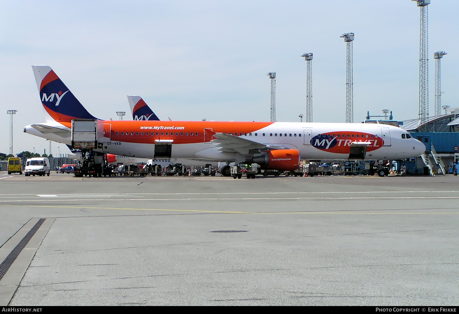 Aircraft Photo of OY-VKB | Airbus A321-211 | MyTravel Airways | AirHistory.net #524072