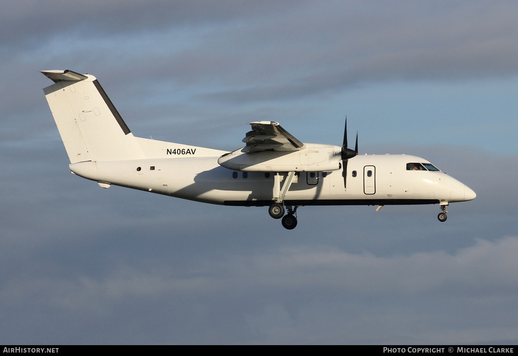 Aircraft Photo of N406AV | De Havilland Canada DHC-8-200Q Dash 8 | AirHistory.net #524096