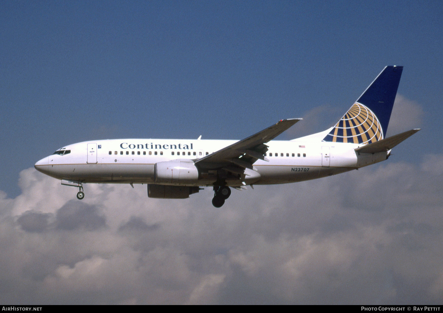 Aircraft Photo of N23707 | Boeing 737-724 | Continental Airlines | AirHistory.net #524233