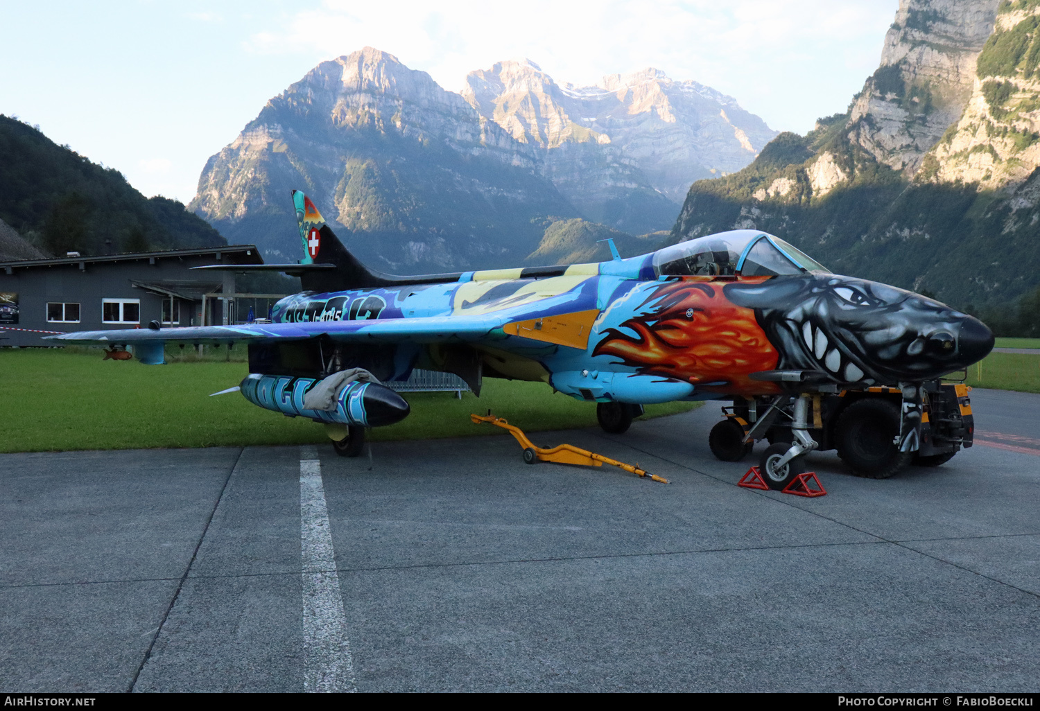 Aircraft Photo of J-4015 | Hawker Hunter F58 | Switzerland - Air Force | AirHistory.net #524293