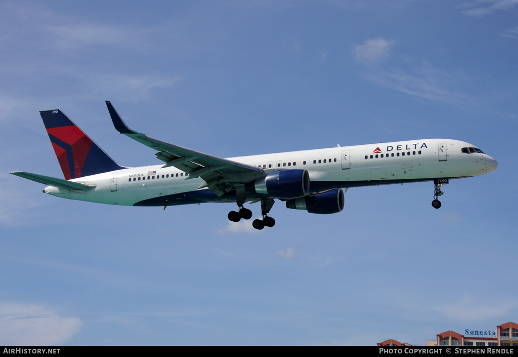 Aircraft Photo of N690DL | Boeing 757-232 | Delta Air Lines | AirHistory.net #524301