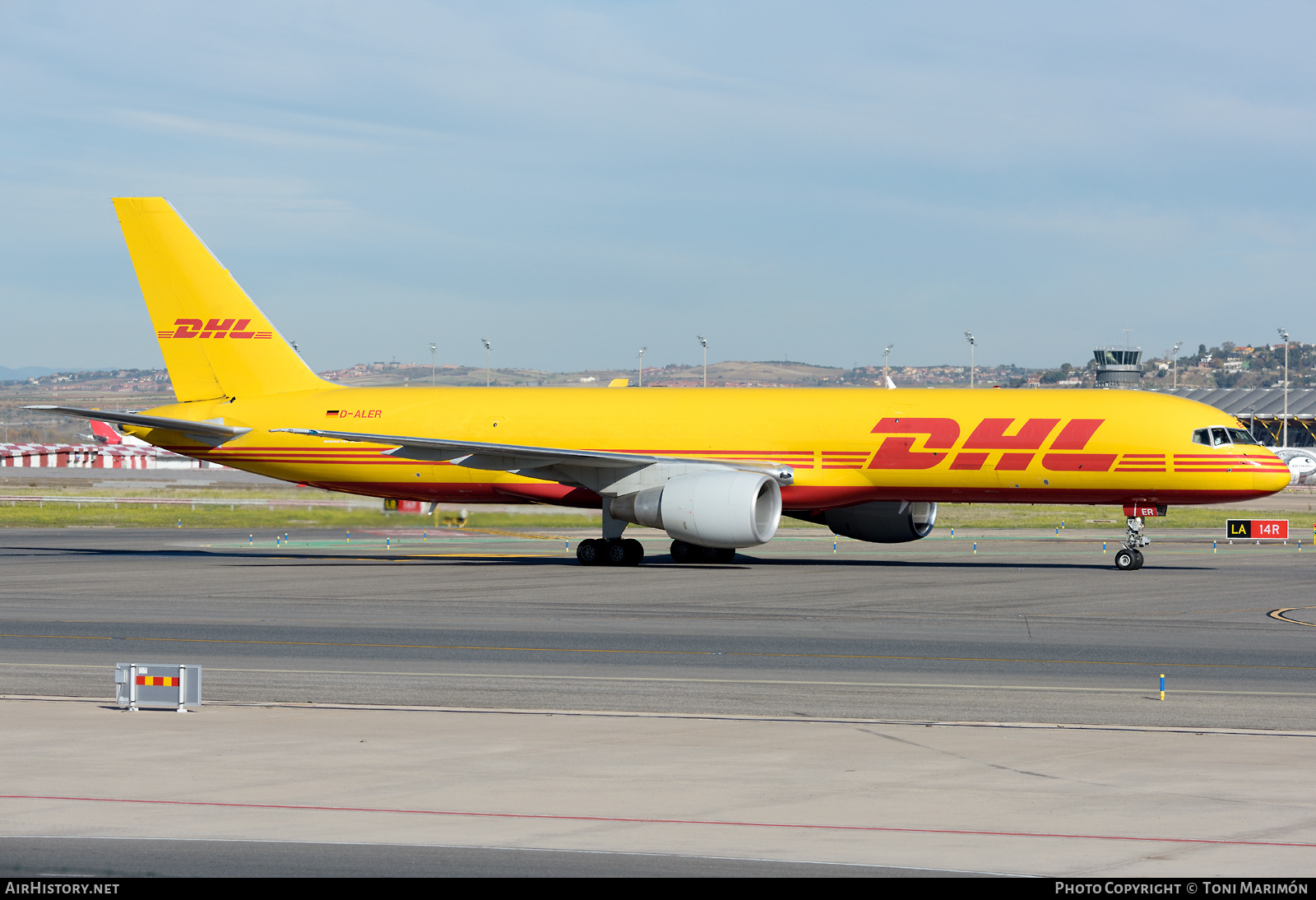 Aircraft Photo of D-ALER | Boeing 757-2Q8 | DHL International | AirHistory.net #524396