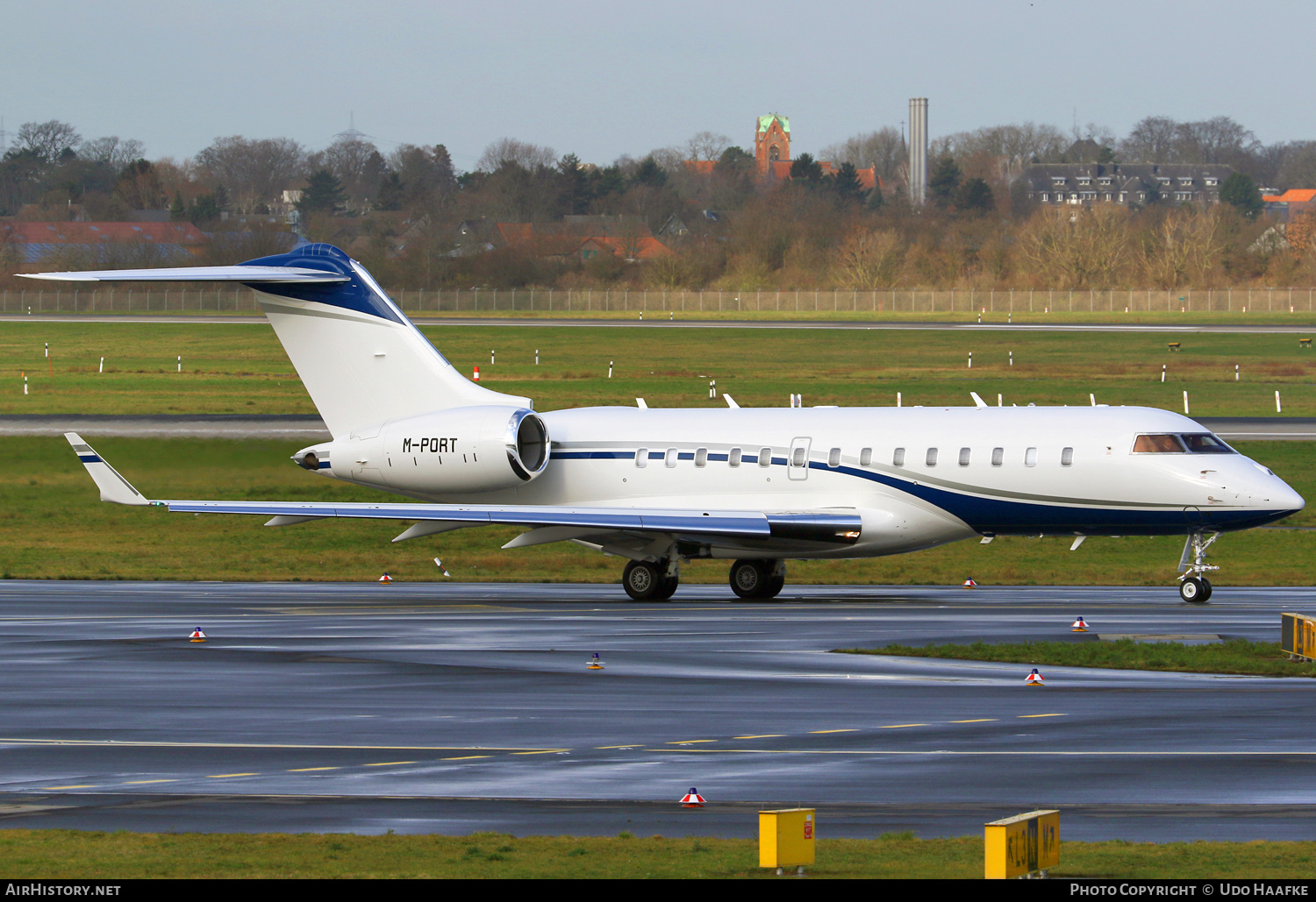 Aircraft Photo of M-PORT | Bombardier Global 5000 (BD-700-1A11) | AirHistory.net #524509