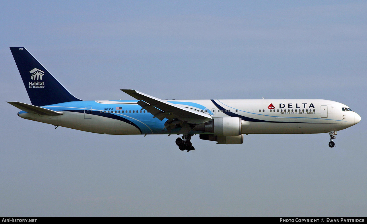 Aircraft Photo of N171DZ | Boeing 767-332/ER | Delta Air Lines | AirHistory.net #524688