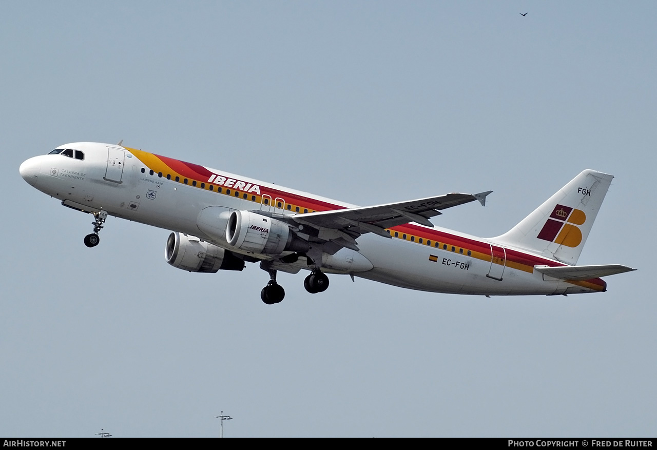 Aircraft Photo of EC-FGH | Airbus A320-211 | Iberia | AirHistory.net #524738