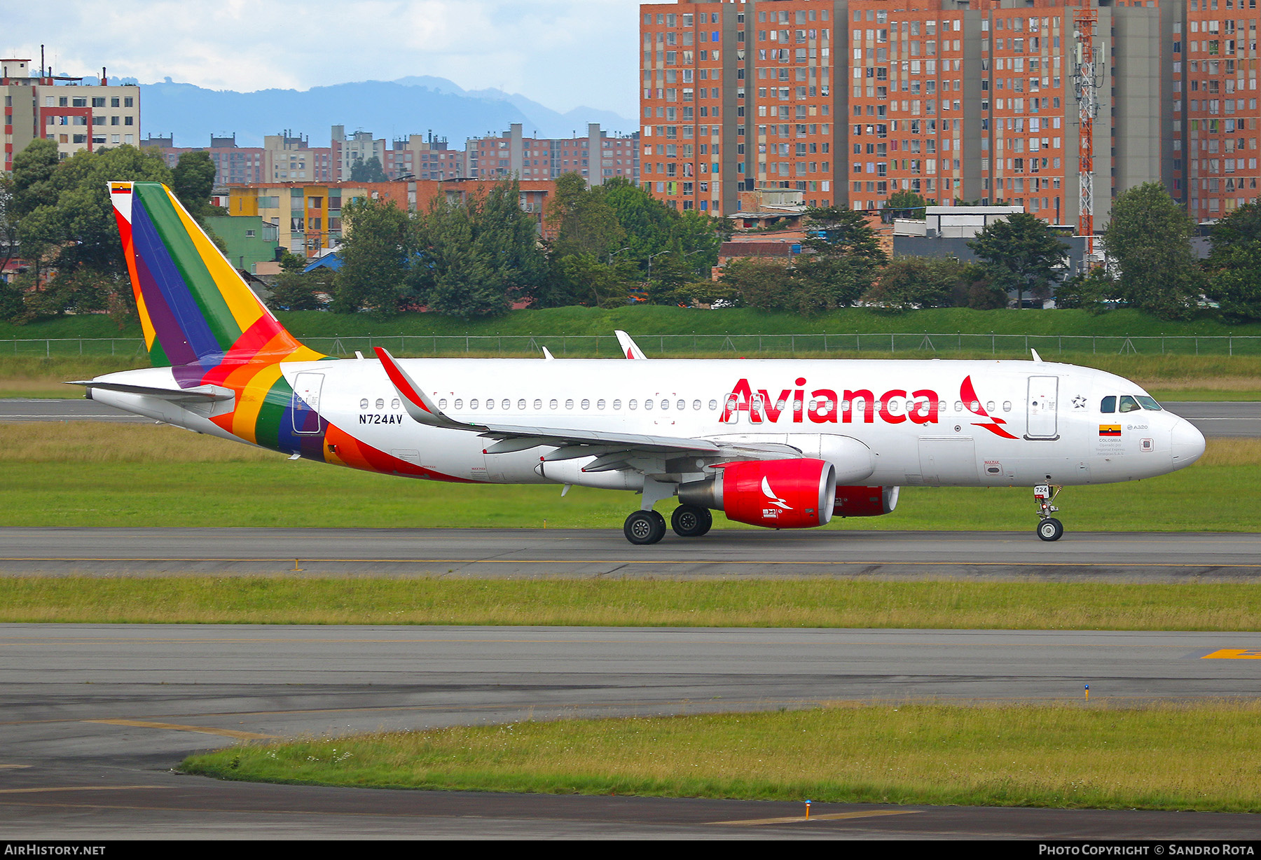 Aircraft Photo of N724AV | Airbus A320-214 | Avianca | AirHistory.net #524796