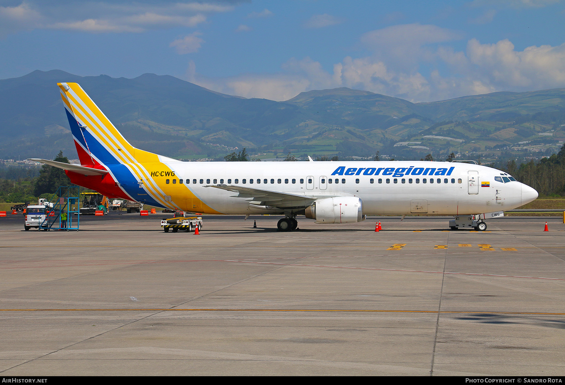 Aircraft Photo of HC-CWG | Boeing 737-446 | Aeroregional | AirHistory.net #524836