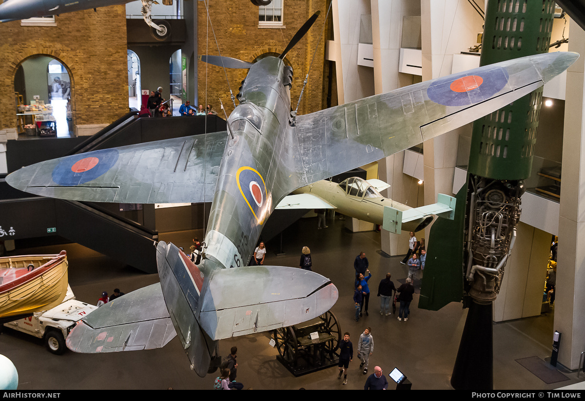 Aircraft Photo of R6915 | Supermarine 300 Spitfire Mk1A | UK - Air Force | AirHistory.net #524901