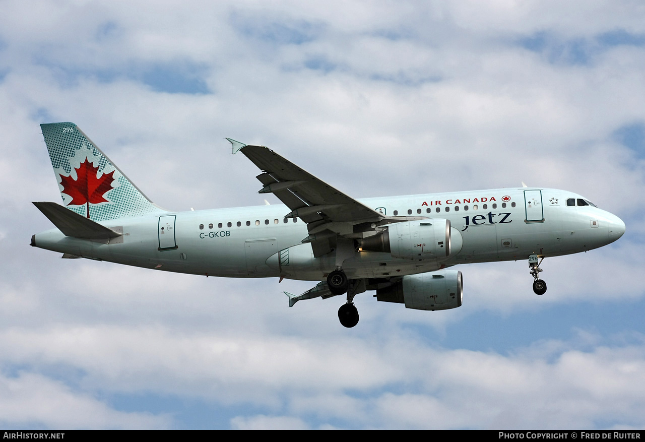 Aircraft Photo of C-GKOB | Airbus A319-112 | Air Canada Jetz | AirHistory.net #524984