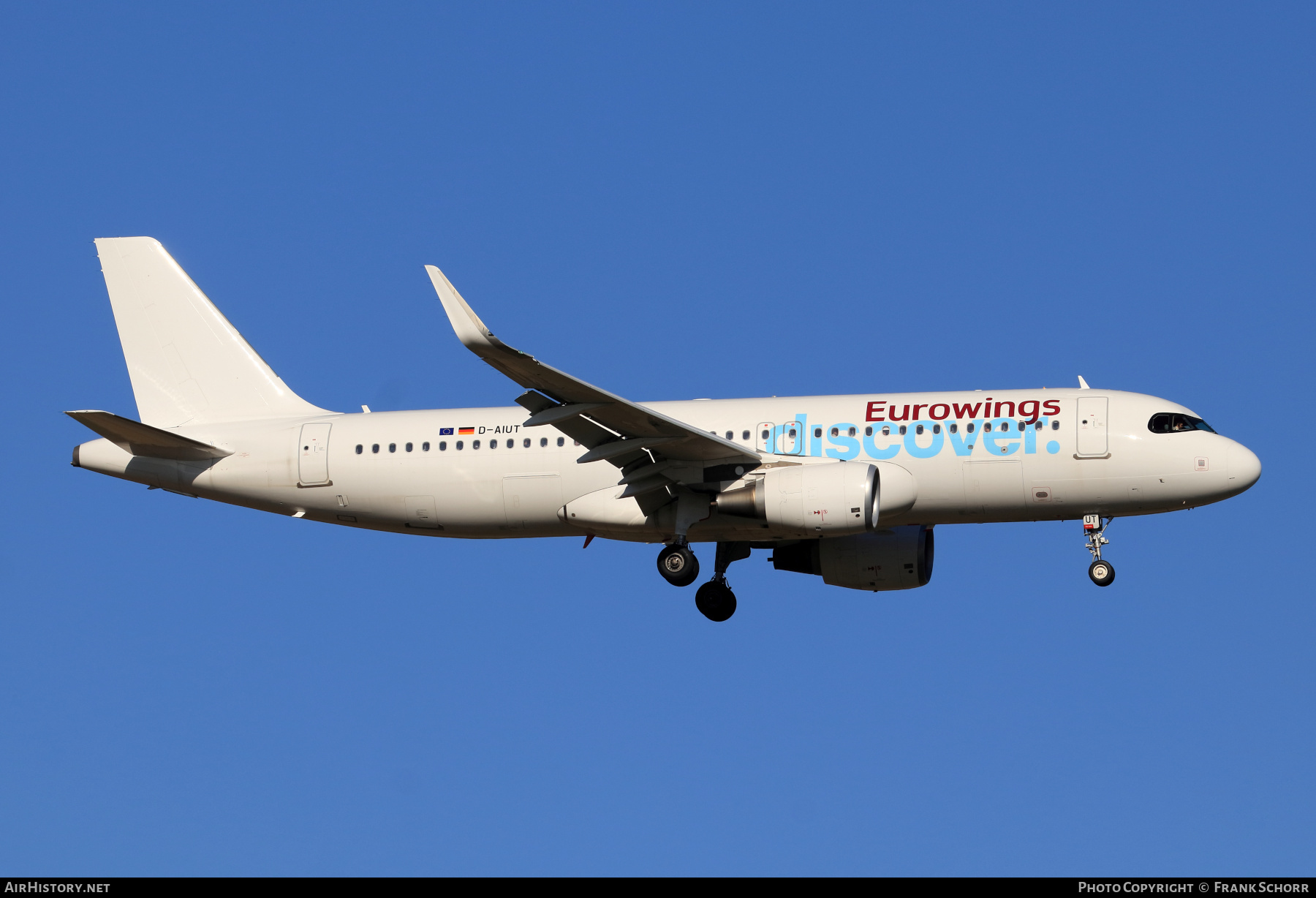 Aircraft Photo of D-AIUT | Airbus A320-214 | Eurowings Discover | AirHistory.net #525031