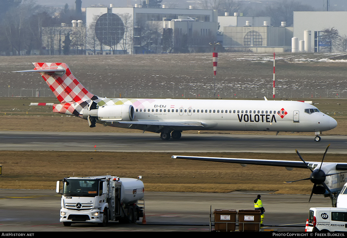 Aircraft Photo of EI-EXJ | Boeing 717-2BL | Volotea | AirHistory.net #525034
