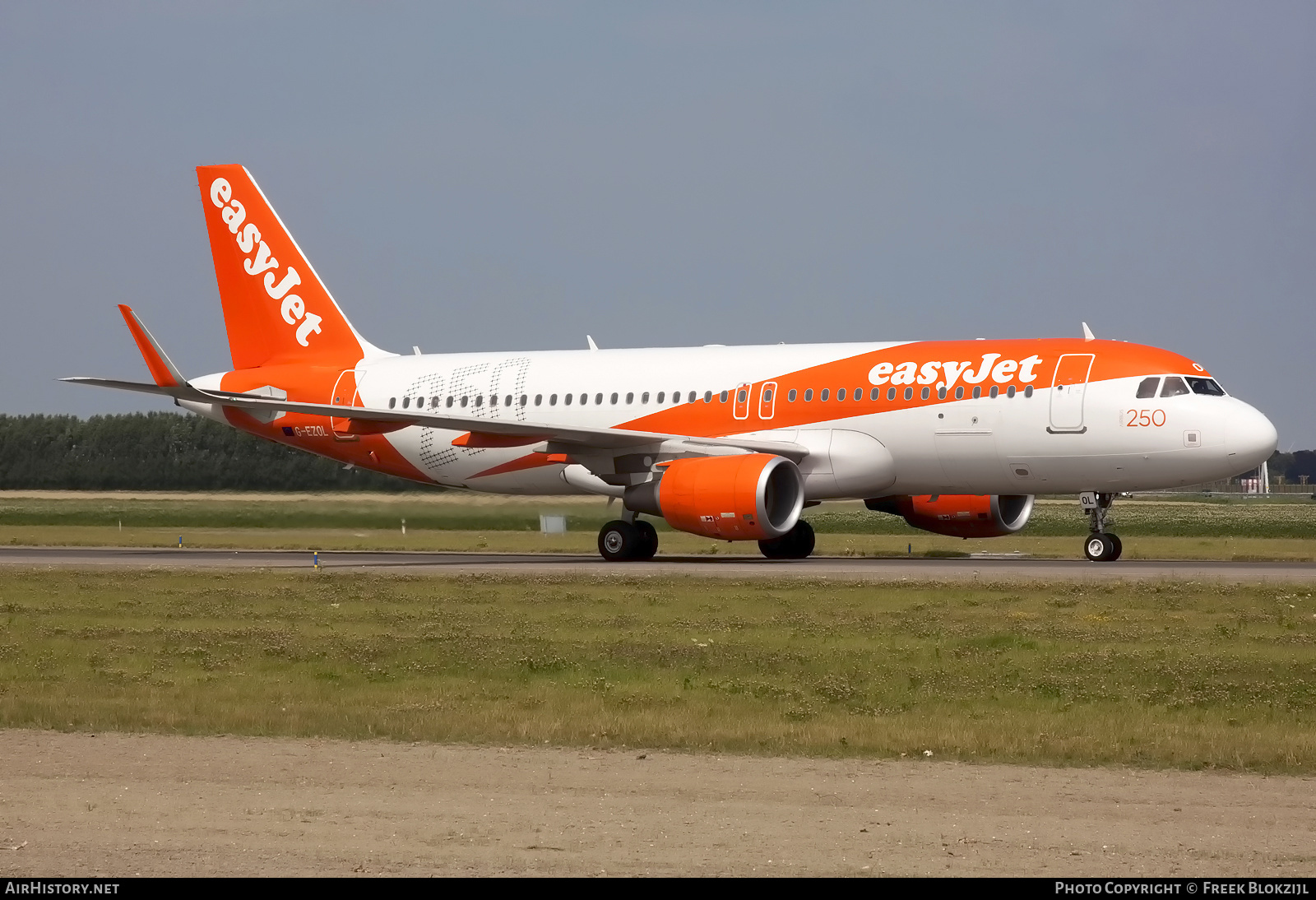 Aircraft Photo of G-EZOL | Airbus A320-214 | EasyJet | AirHistory.net #525106