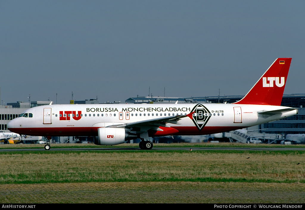 Aircraft Photo of D-ALTB | Airbus A320-214 | LTU - Lufttransport-Unternehmen | AirHistory.net #525114