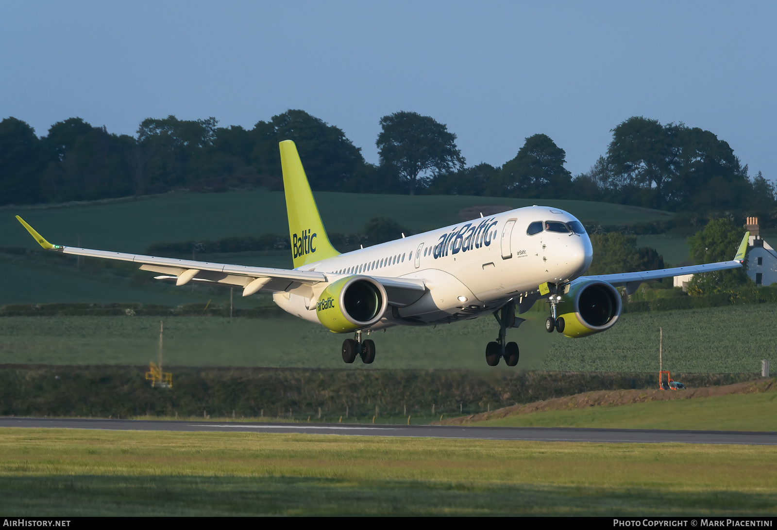 Aircraft Photo of YL-AAS | Airbus A220-371 (BD-500-1A11) | AirBaltic | AirHistory.net #525238