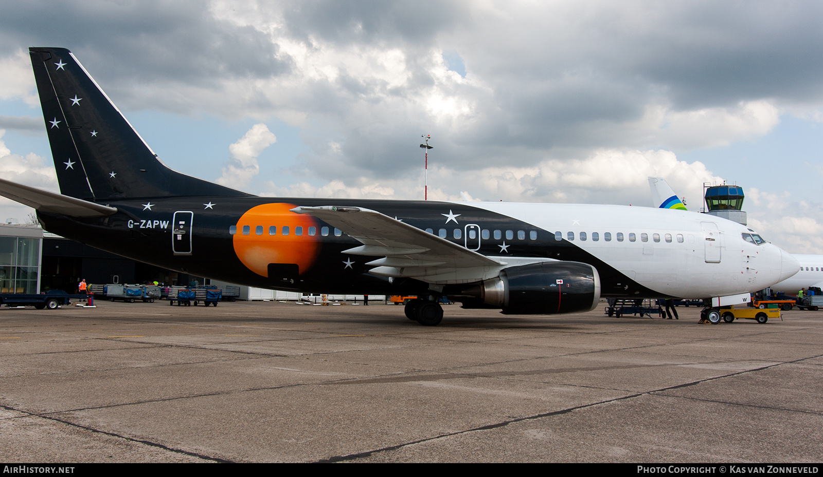 Aircraft Photo of G-ZAPW | Boeing 737-3L9(QC) | Titan Airways | AirHistory.net #525248