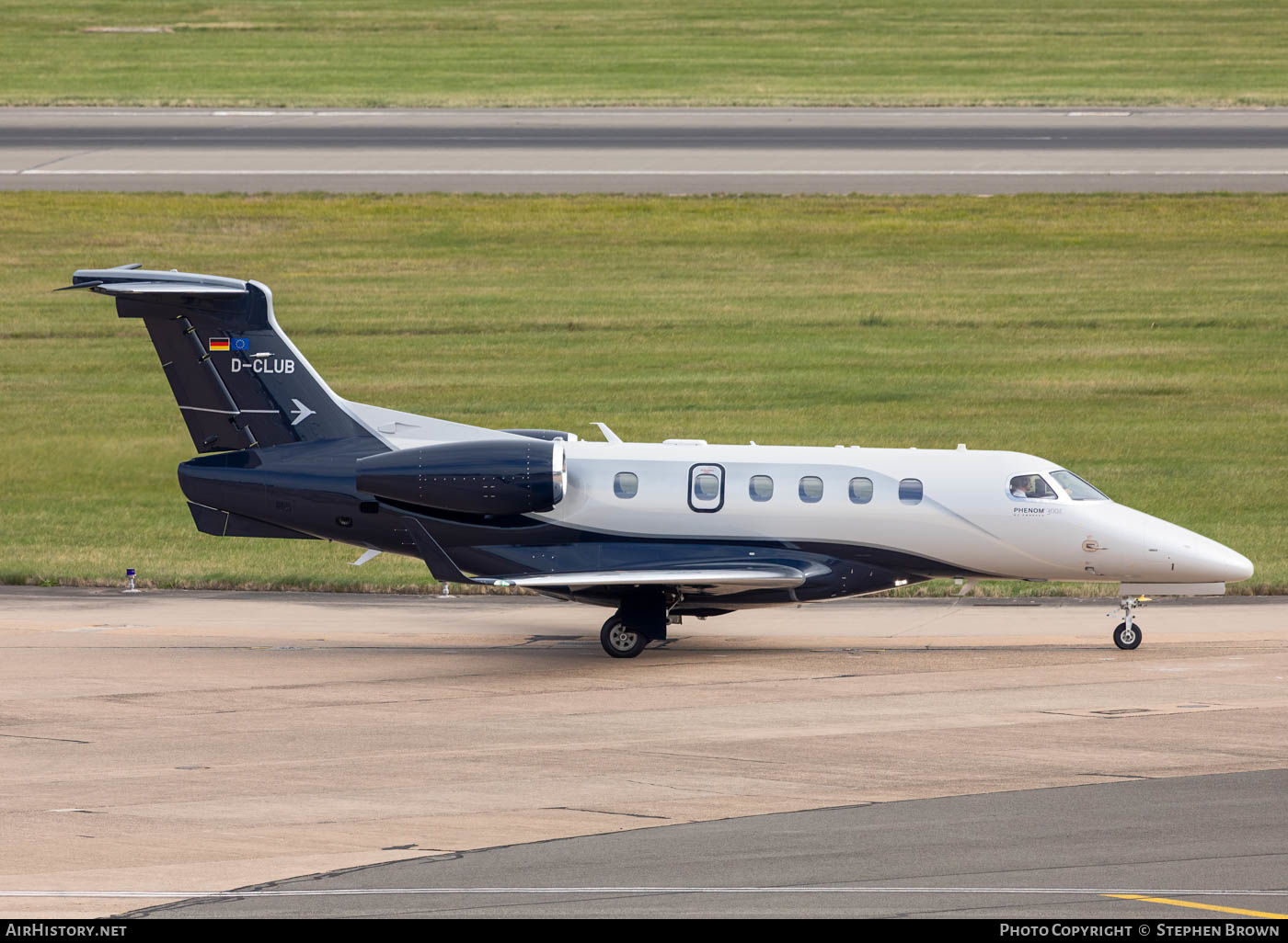 Aircraft Photo of D-CLUB | Embraer EMB-505 Phenom 300E | PadAviation | AirHistory.net #525360