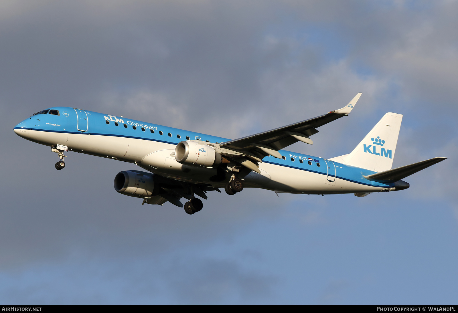 Aircraft Photo of PH-EZT | Embraer 190STD (ERJ-190-100STD) | KLM Cityhopper | AirHistory.net #525443