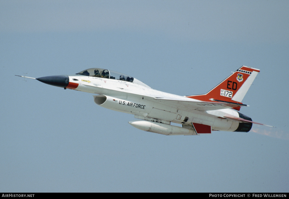 Aircraft Photo of 83-1172 / AF83-172 | General Dynamics F-16B Fighting Falcon | USA - Air Force | AirHistory.net #525477