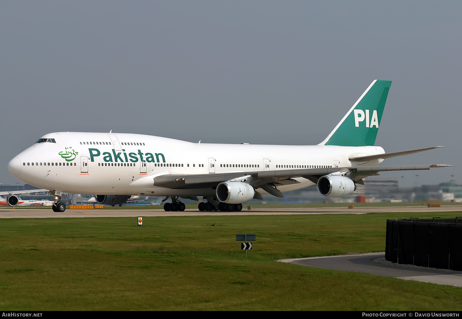 Aircraft Photo of AP-BGG | Boeing 747-367 | Pakistan International Airlines - PIA | AirHistory.net #525478