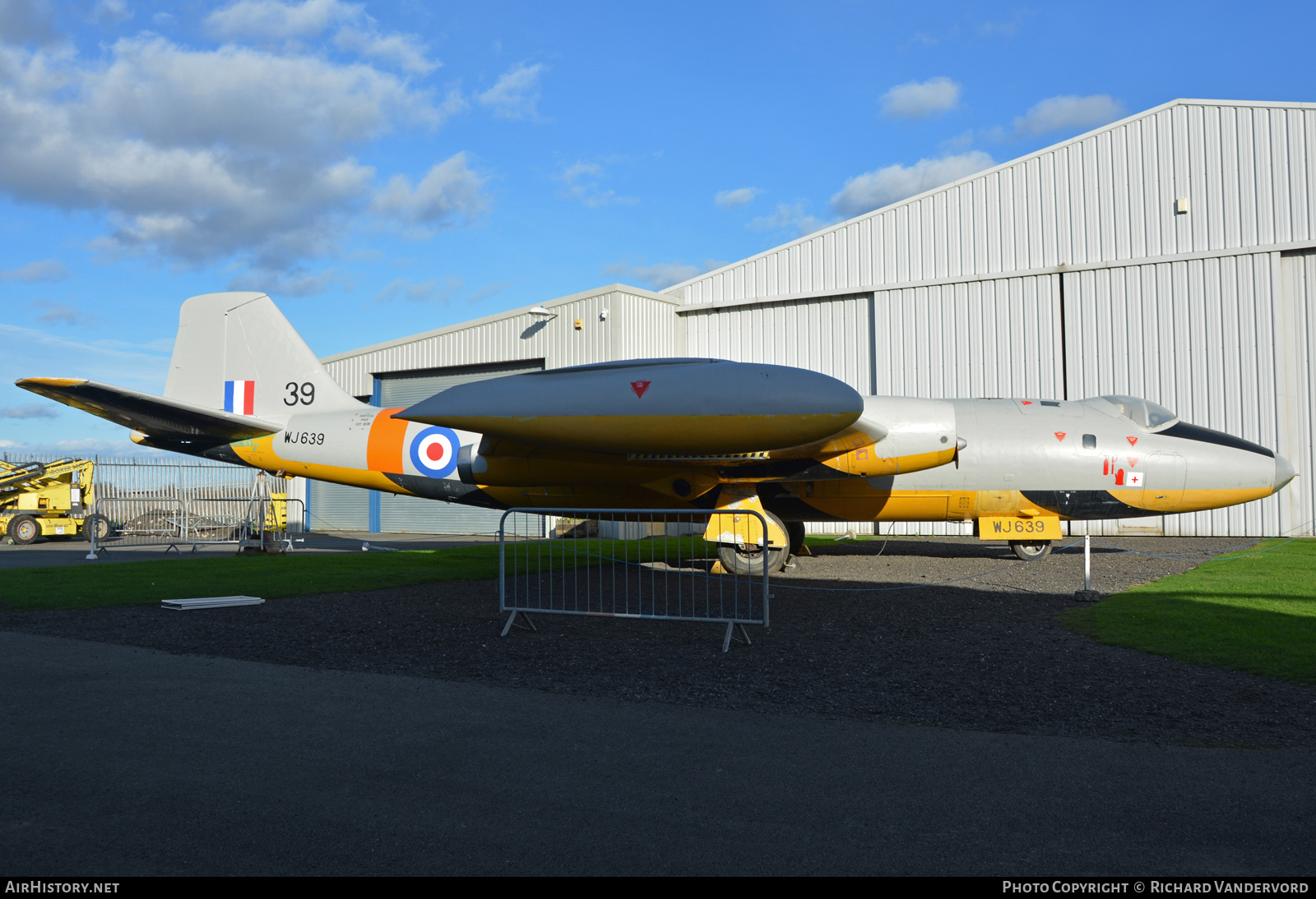 Aircraft Photo of WJ639 | English Electric Canberra TT18 | UK - Air Force | AirHistory.net #525535