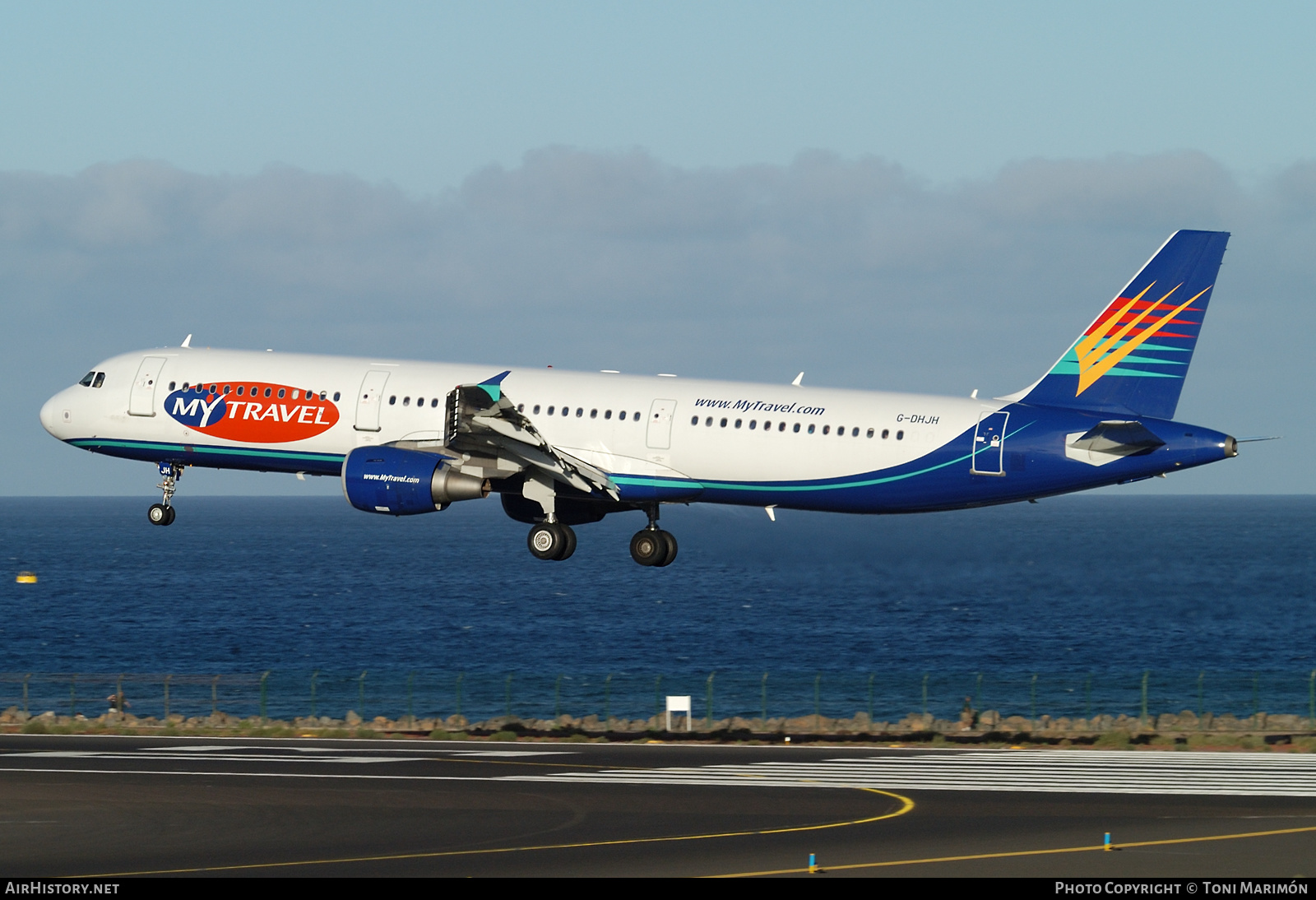 Aircraft Photo of G-DHJH | Airbus A321-211 | MyTravel Airways | AirHistory.net #525575