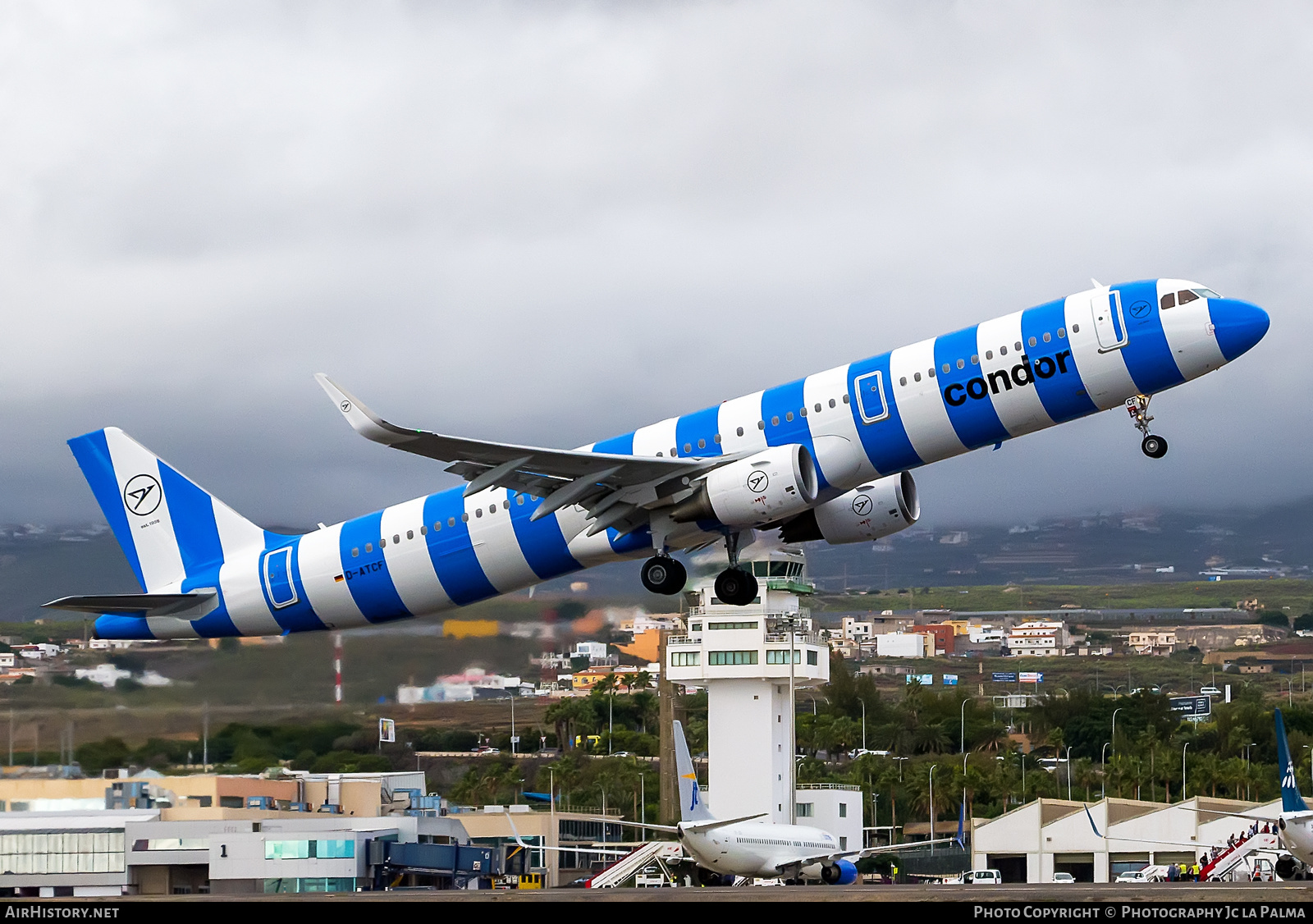 Aircraft Photo of D-ATCF | Airbus A321-211 | Condor Flugdienst | AirHistory.net #525783