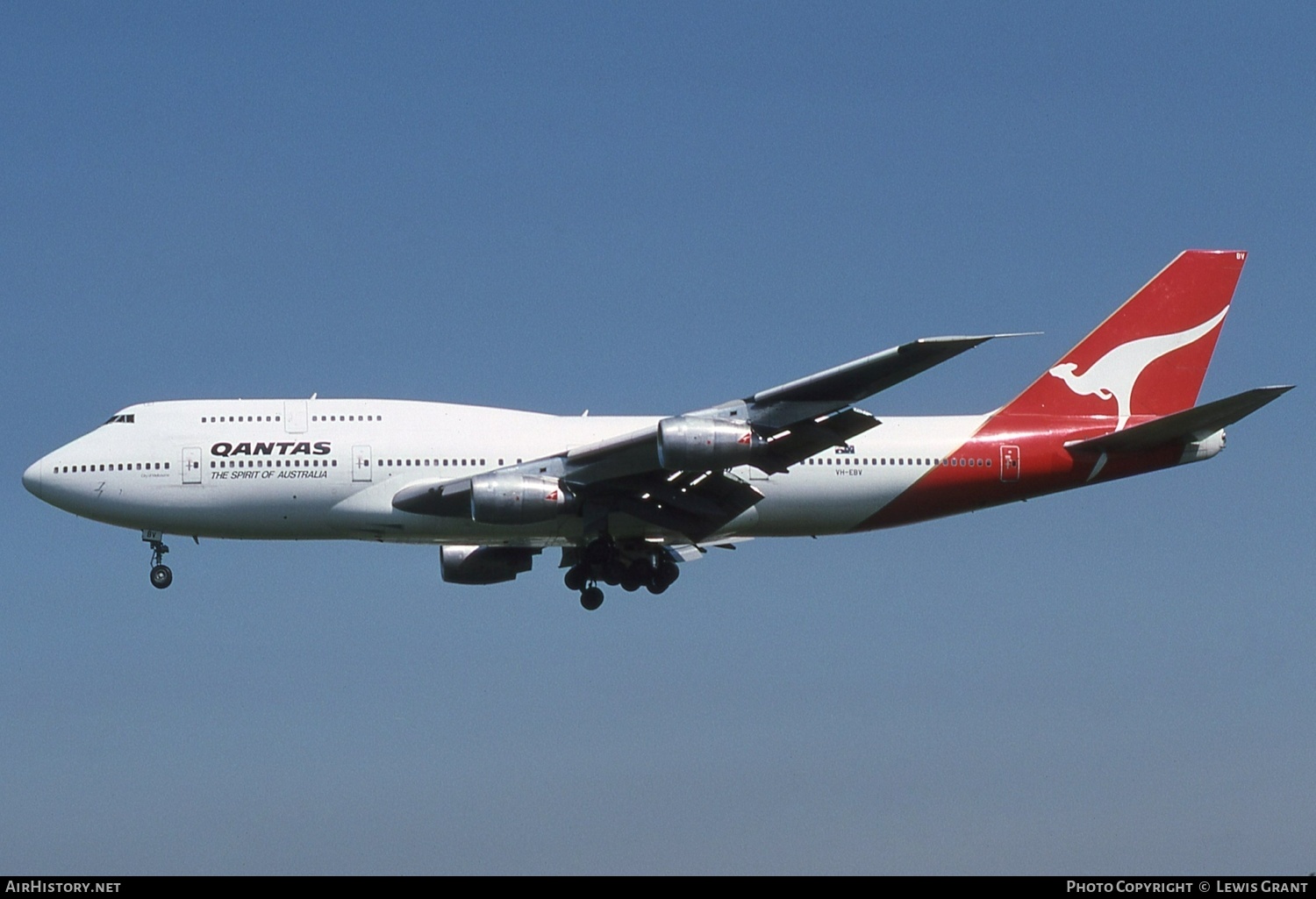 Aircraft Photo of VH-EBV | Boeing 747-338 | Qantas | AirHistory.net #525864
