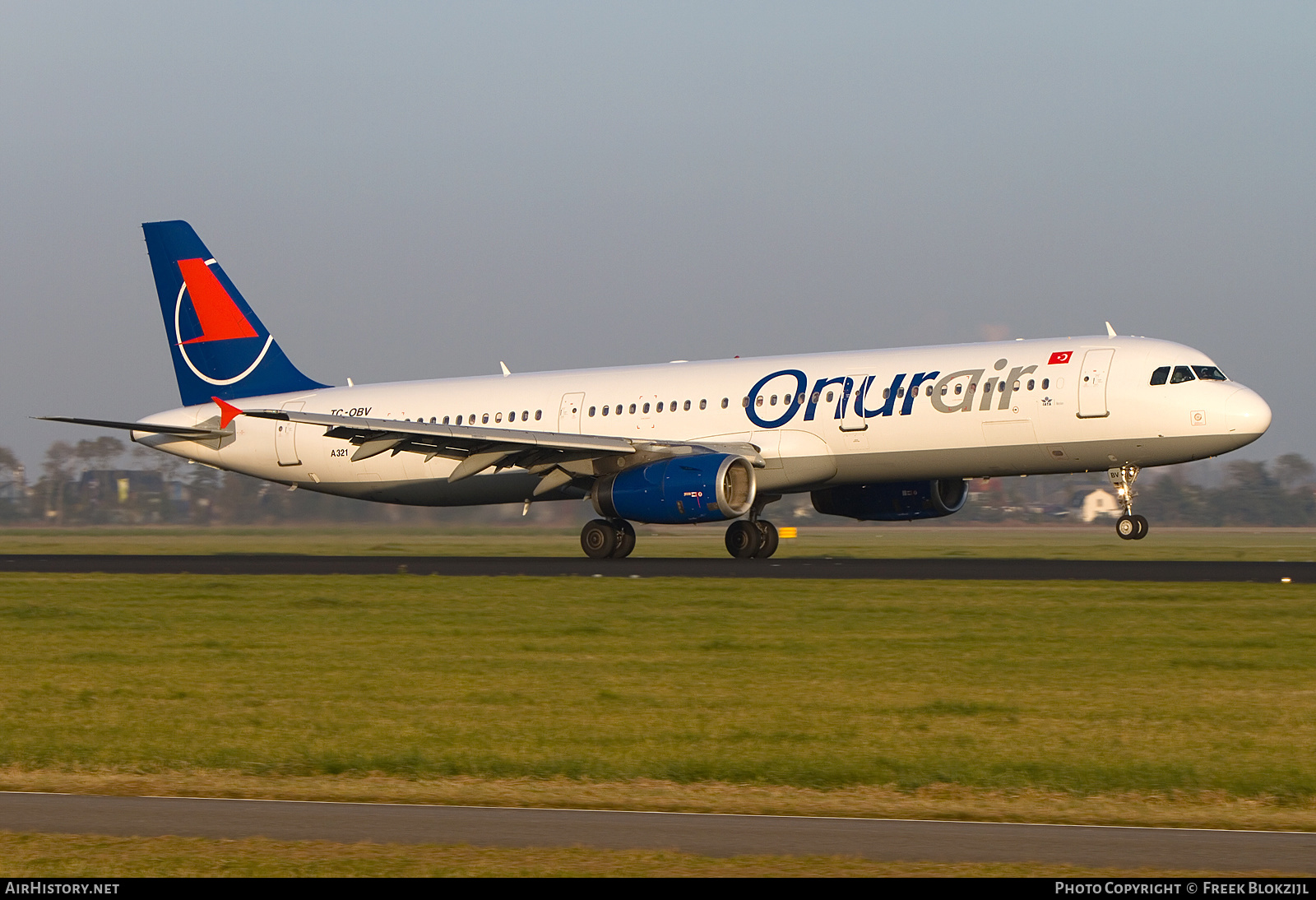 Aircraft Photo of TC-OBV | Airbus A321-231 | Onur Air | AirHistory.net #525882