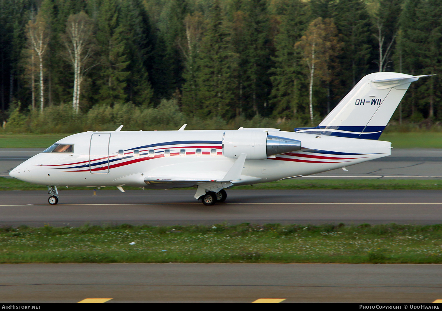 Aircraft Photo of OH-WII | Bombardier Challenger 604 (CL-600-2B16) | AirHistory.net #526280