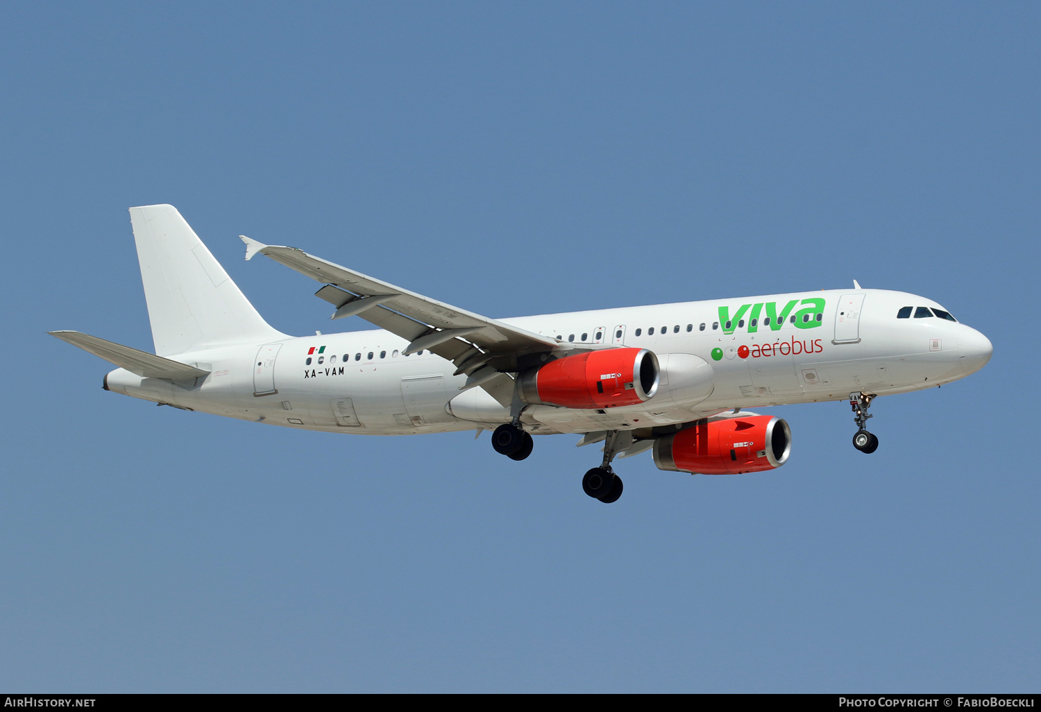 Aircraft Photo of XA-VAM | Airbus A320-232 | Viva Aerobús | AirHistory.net #526281