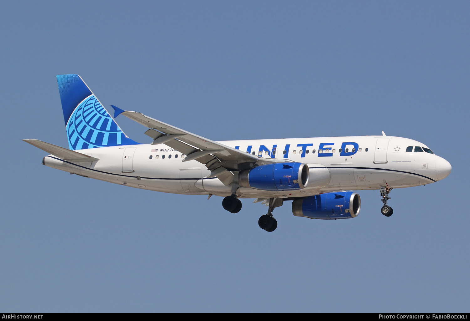 Aircraft Photo of N827UA | Airbus A319-131 | United Airlines | AirHistory.net #526332