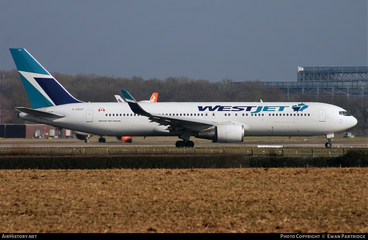 Aircraft Photo of C-FOGT | Boeing 767-338/ER | WestJet | AirHistory.net #526353