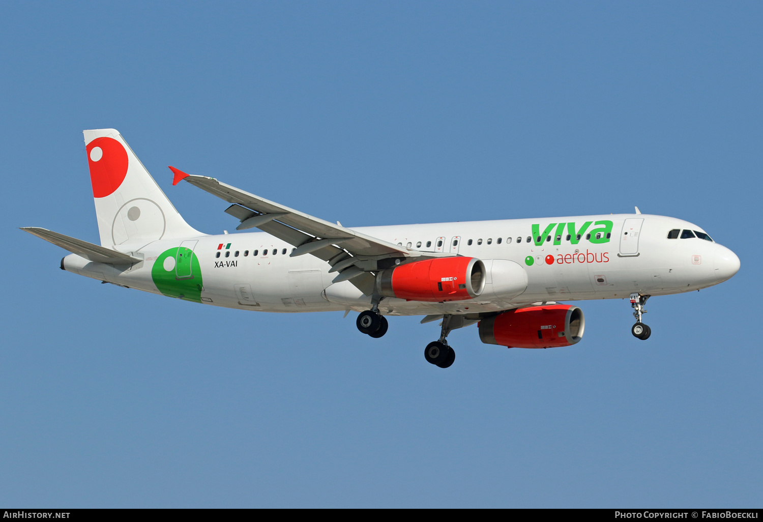 Aircraft Photo of XA-VAI | Airbus A320-232 | Viva Aerobús | AirHistory.net #526385