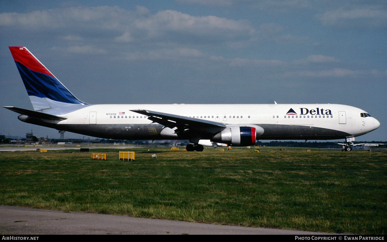 Aircraft Photo of N176DN | Boeing 767-332/ER | Delta Air Lines | AirHistory.net #526517