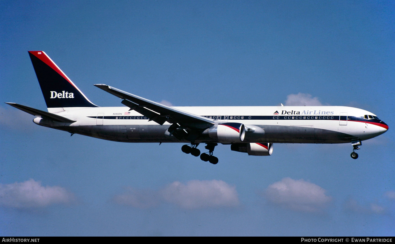 Aircraft Photo of N190DN | Boeing 767-332/ER | Delta Air Lines | AirHistory.net #526541