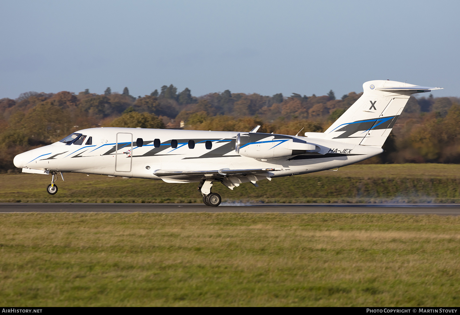 Aircraft Photo of HA-JEX | Cessna 650 Citation VI | AirHistory.net #526602