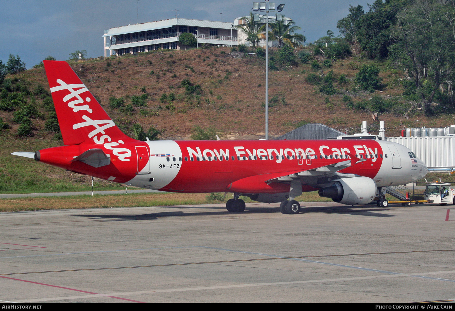 Aircraft Photo of 9M-AFZ | Airbus A320-216 | AirAsia | AirHistory.net #526653