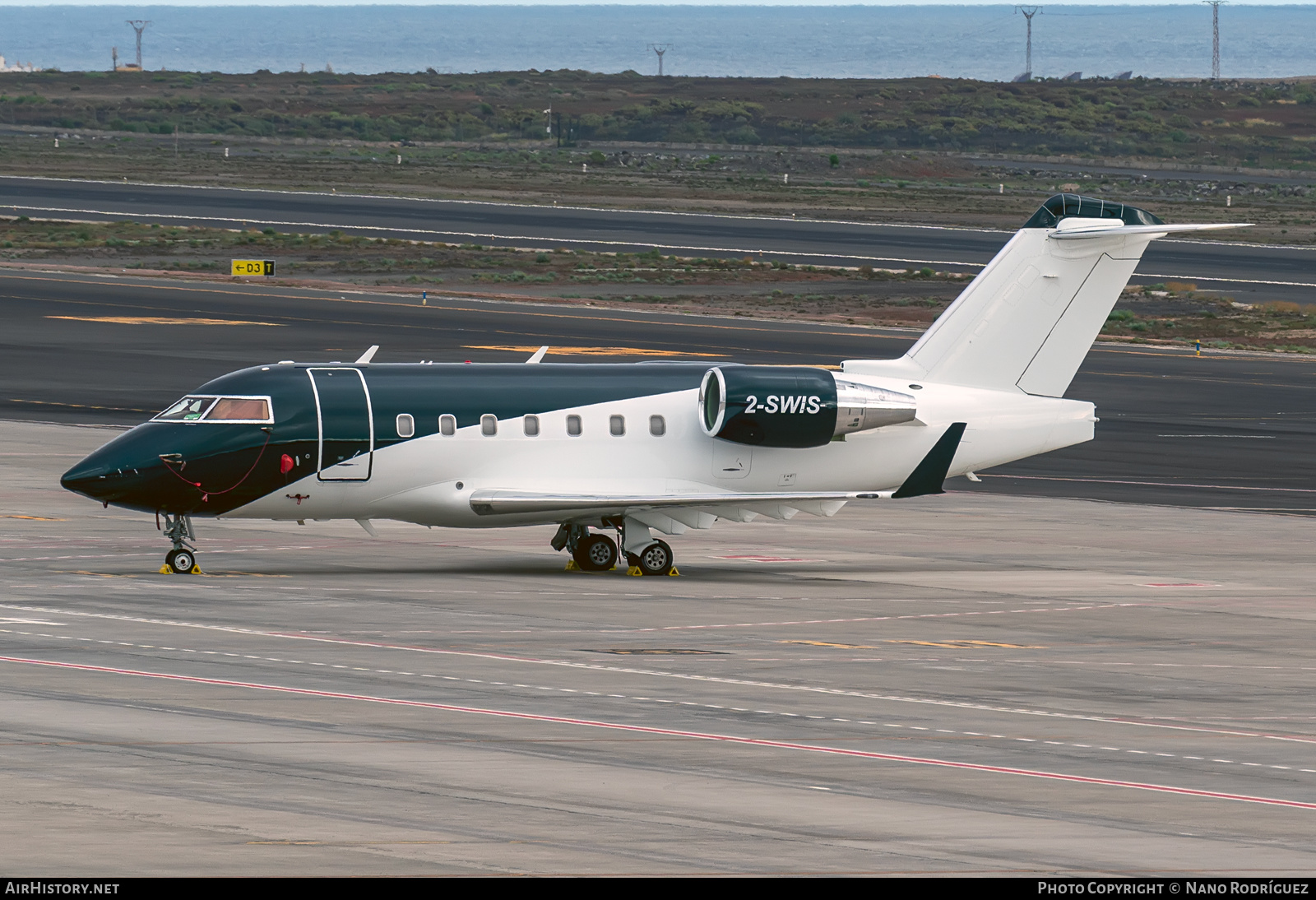 Aircraft Photo of 2-SWIS | Bombardier Challenger 604 (CL-600-2B16) | AirHistory.net #526819